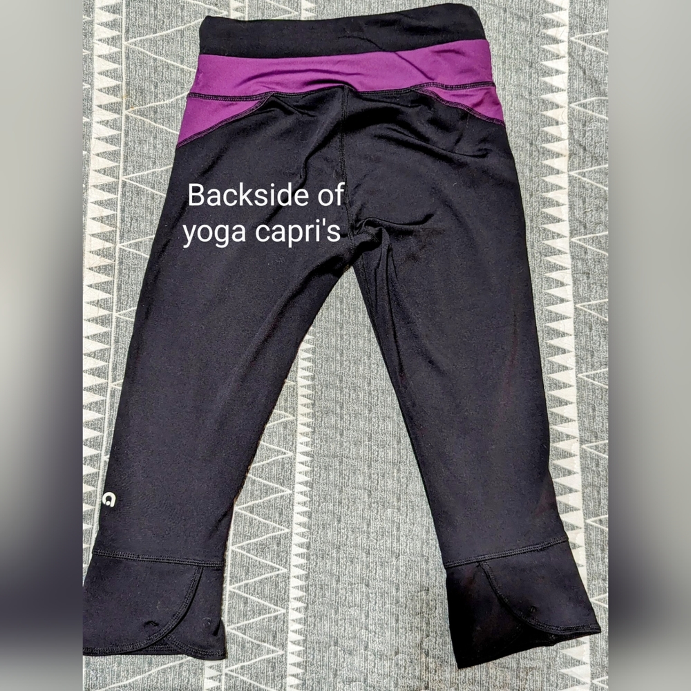 Hyba brand, size small yoa capris, excellent used condition, black w/purple - Picture 7 of 8